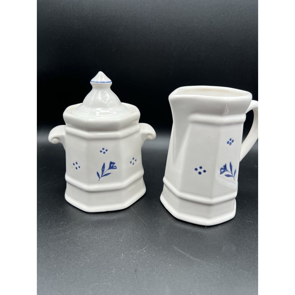 Pfaltzgraff White Heritage Small Blue Floral Milk Or Creamer Pitcher 2-24‎ F18